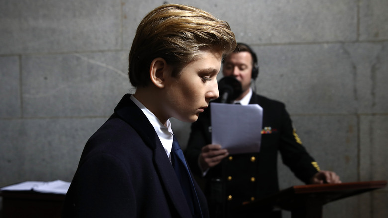 Profilo laterale di Barron Trump