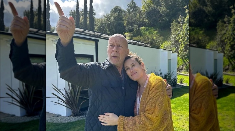 Bruce, Rumer Willis si abbracciano