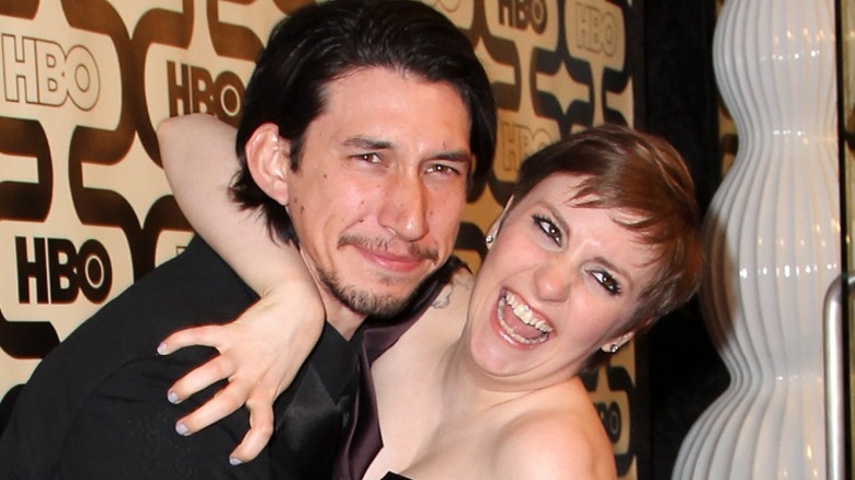 Adam Driver abbraccia Lena Dunham