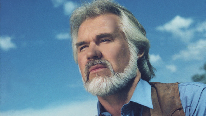 Kenny Rogers guarda altrove