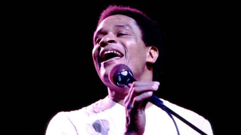 Al Jarreau canta sul palco