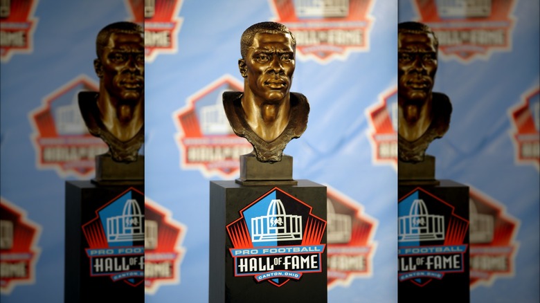 Busto di Shannon Sharpe nella Pro Football Hall of Fame