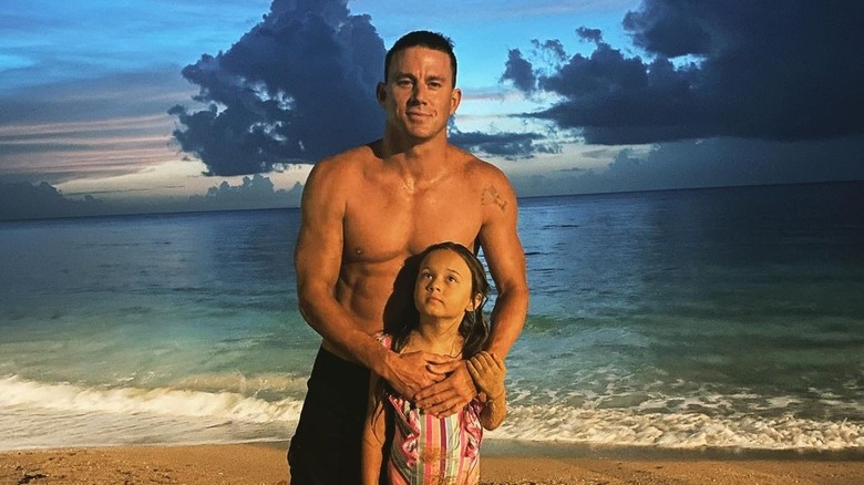 Channing Tatum in spiaggia con Everly