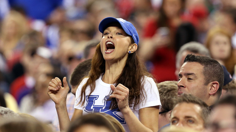 Ashley Judd fa il tifo a un evento sportivo dell'Università del Kentucky