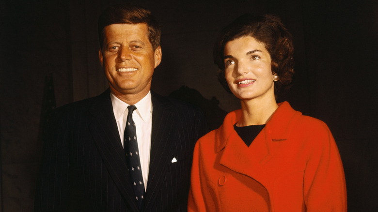 John e Jackie Kennedy posano insieme alla Casa Bianca