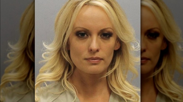 Foto segnaletica di Stormy Daniels