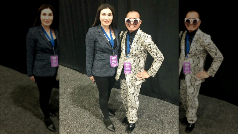 Laura Loomer, Andre Soriano in posa