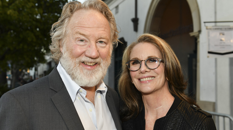 Timothy Busfield e Melissa Gilbert sono ritratti nel 2019