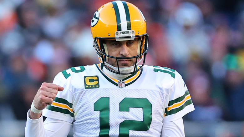 Aaron Rodgers festeggia durante una partita