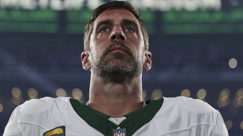 Aaron Rodgers indossa la maglia in campo