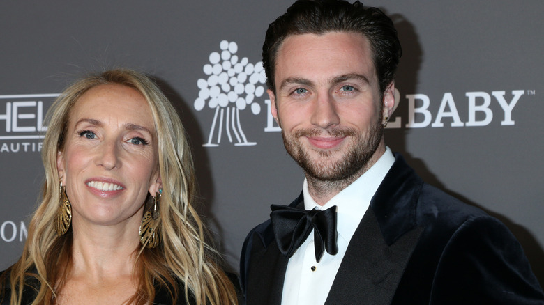 Sam e Aaron Taylor-Johnson in posa