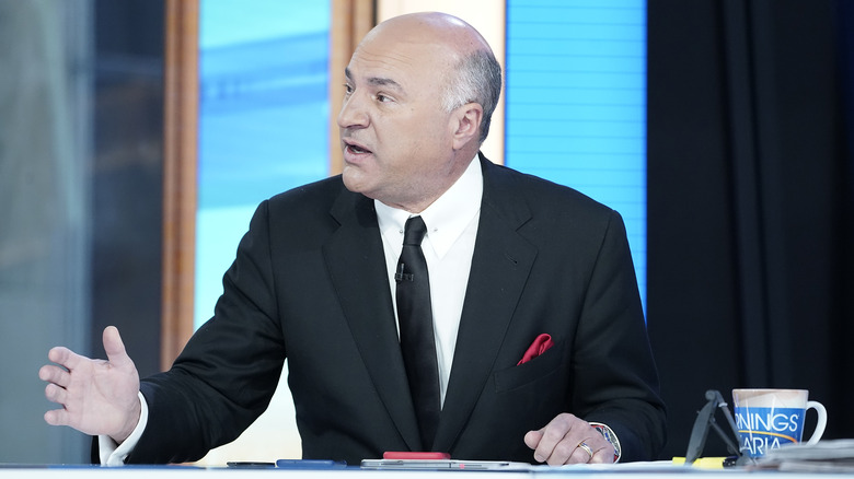 Kevin O'Leary indossa un abito