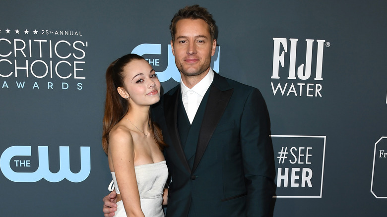 Isabella Hartley e Justin Hartley sul red carpet