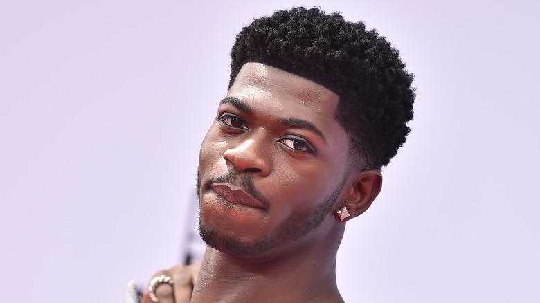 Orecchini quadrati in oro Lil Nas