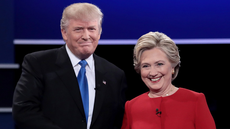 Donald Trump, Hillary Clinton sorride