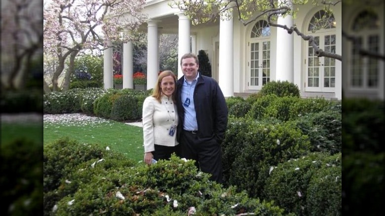 Jen Psaki, Greg Mecher in posa