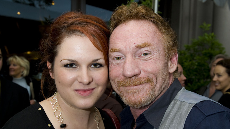 Danny Bonaduce e Amy Bonaduce sorridono