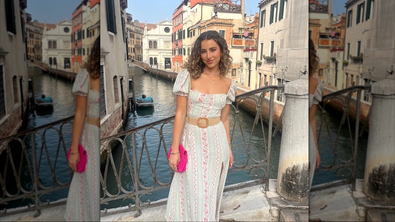 Gia Duddy sorride tutta a Venezia