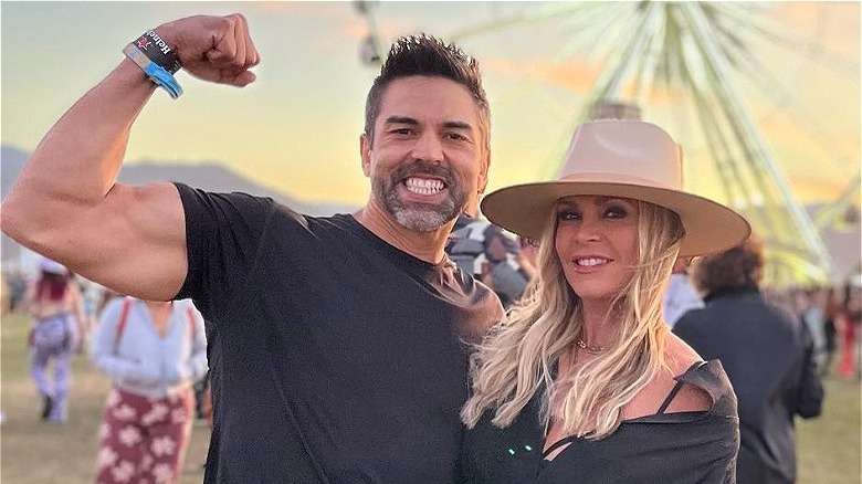 RHOC Eddie Judge Tamra Giudice in posa