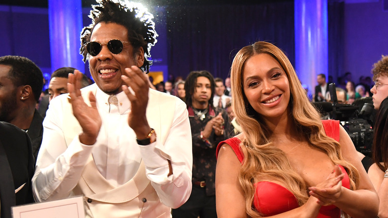 Jay-Z e Beyoncé applaudono