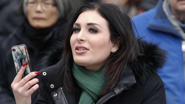 Laura Loomer tiene il telefono