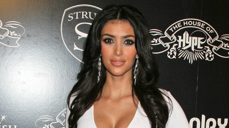 Kim Kardashian capelli neri