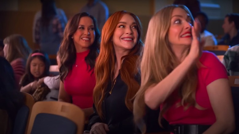 Lacey Chabert, Lindsay Lohan e Amanda Seyfried riprendono i loro ruoli di Mean Girls nello spot pubblicitario di Walmart