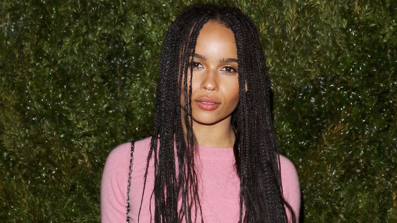 Zoë Kravitz con le trecce lunghe