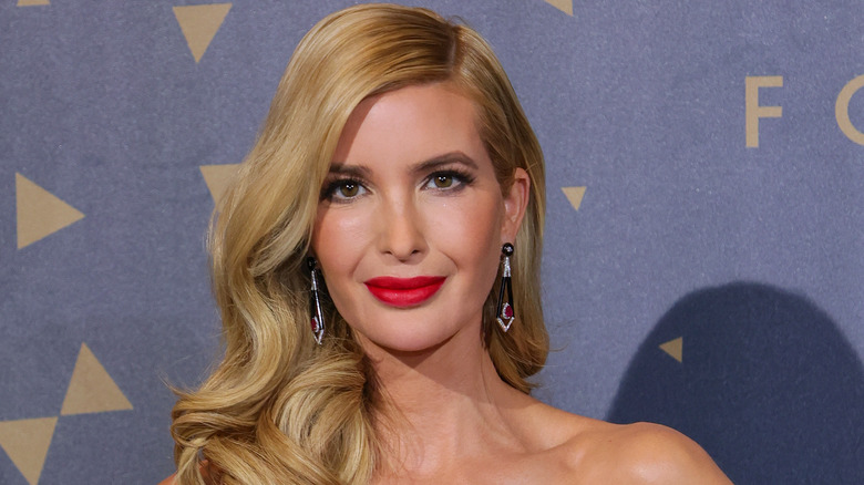 Ivanka Trump con il rossetto rosso