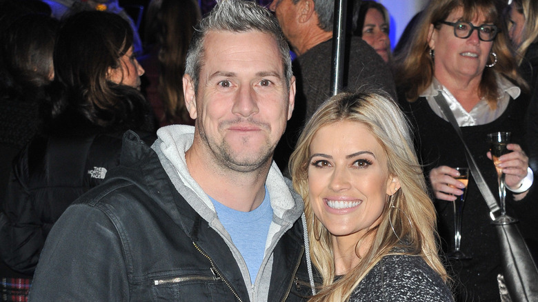 Ant Anstead e Christina Haack sorridono