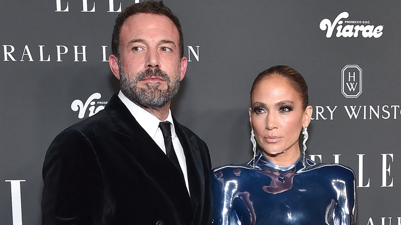 Ben Affleck e Jennifer Lopez in posa