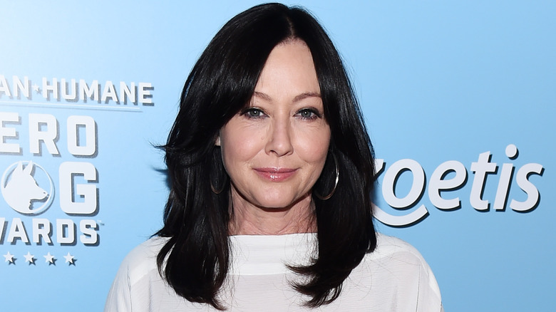 Shannen Doherty capelli lunghi neri