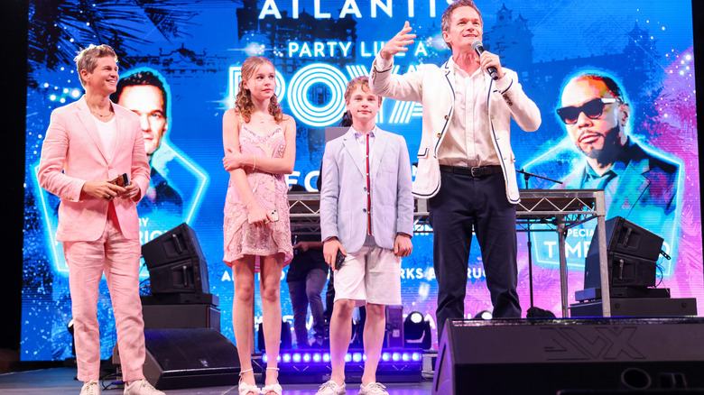 Neil Patrick Harris e i bambini sul palco