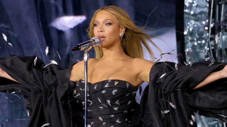 beyonce canta in concerto