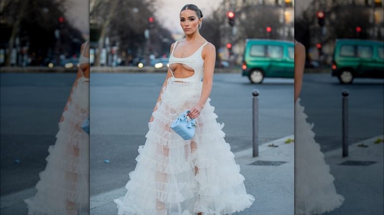 Completo ritagliato bianco di Olivia Culpo