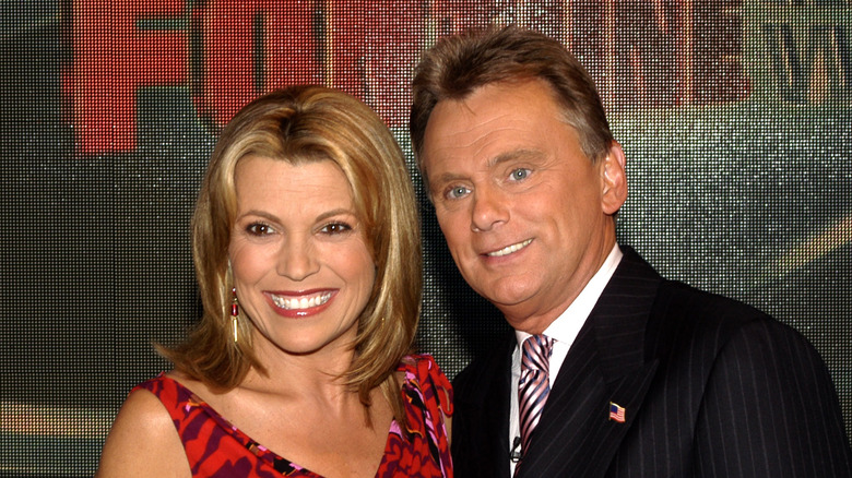 Vanna White sorride con Pat Sajak