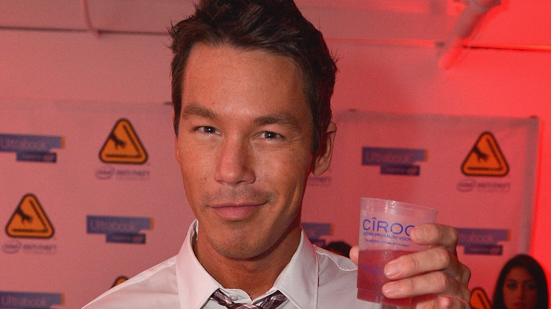 David Bromstad posa per le telecamere