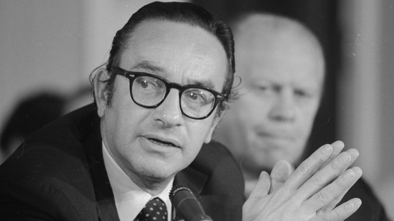 Alan Greenspan parla accanto a Gerald Ford