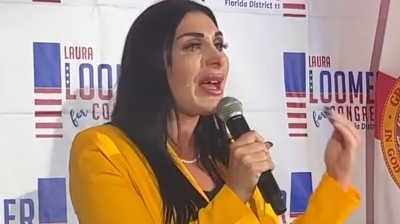 Laura Loomer tiene un discorso