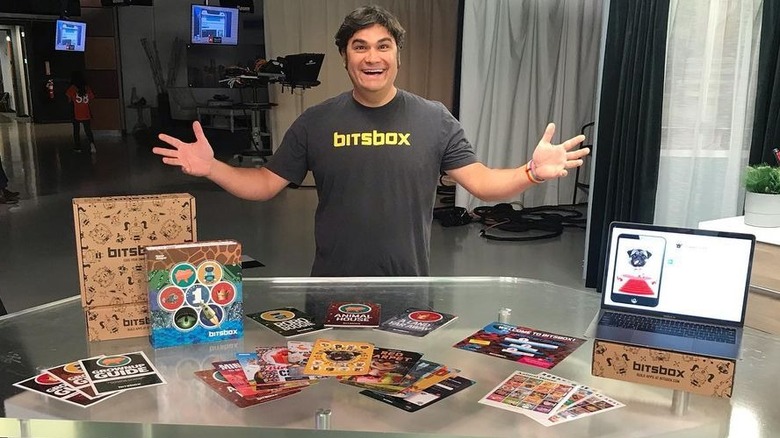 Aidan Chopra sorridente sul display Bitsbox