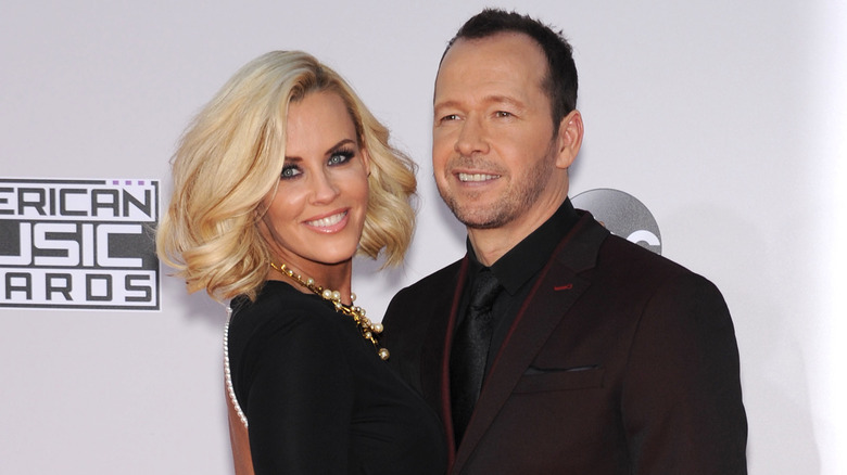 Jenny McCarthy e Donnie Wahlberg in posa