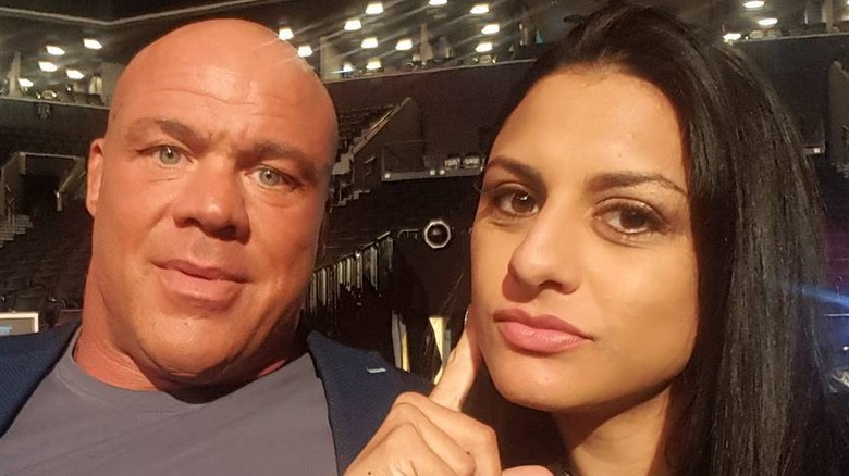 Kurt Angle posa con Giovanna Yannotti