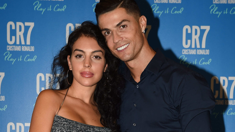 Georgina Rodriguez posa con Cristiano Ronaldo