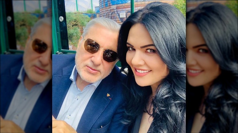 Ilie Nastase e Ioana Simion si scattano un selfie