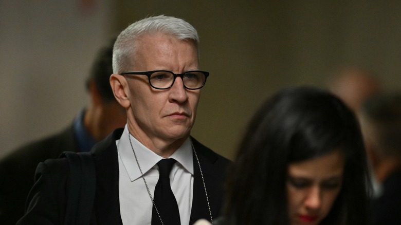 Anderson Cooper con gli occhiali