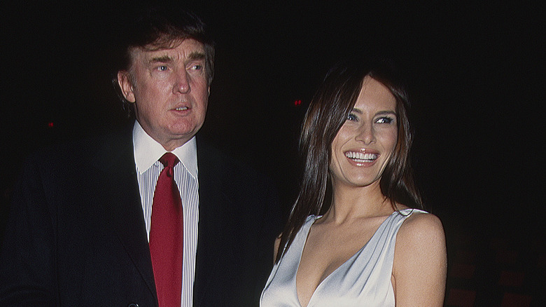 Donald e Melania Trump a un evento del 1998