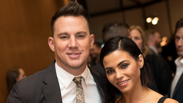 Channing Tatum e Jenna Dewan si abbracciano e posano