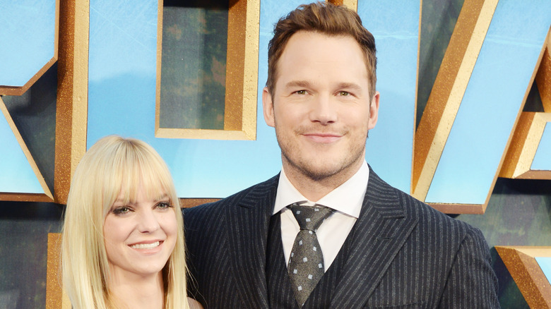 Anna Faris e Chris Pratt posano ad un evento