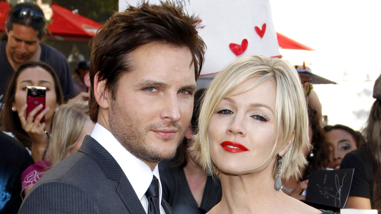 Peter Facinelli e Jennie Garth posano ad un evento