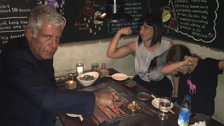 Anthony Bourdain con Ottavia Busia e Arianna